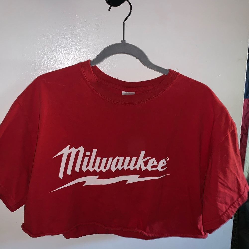 cropped Milwaukee tee
